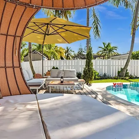 Luxury Hollywood Home, Heated Pool, Casino Nearby